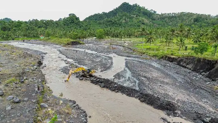 BBWS Brantas Bangun Tanggul Darurat Lahar Hujan di Lumajang